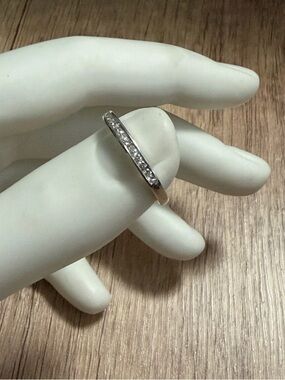 10k White Gold Diamond Ring Sz 7